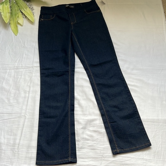 ⭐️nwt Reitmans Straight Leg Jeans The Original Comfort⭐️ - Picture 5 of 8